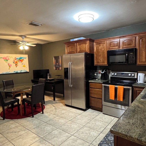 MAJOR INTERNATIONAL SPORTING EVENT ready Awesome 2-bedroom corporate apartment with AC in Hollywood Gated WiFi