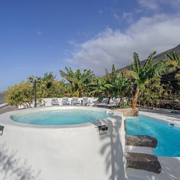 'Finca Oasis Samuel' with Mountain View, Shared Terrace and Private Garden