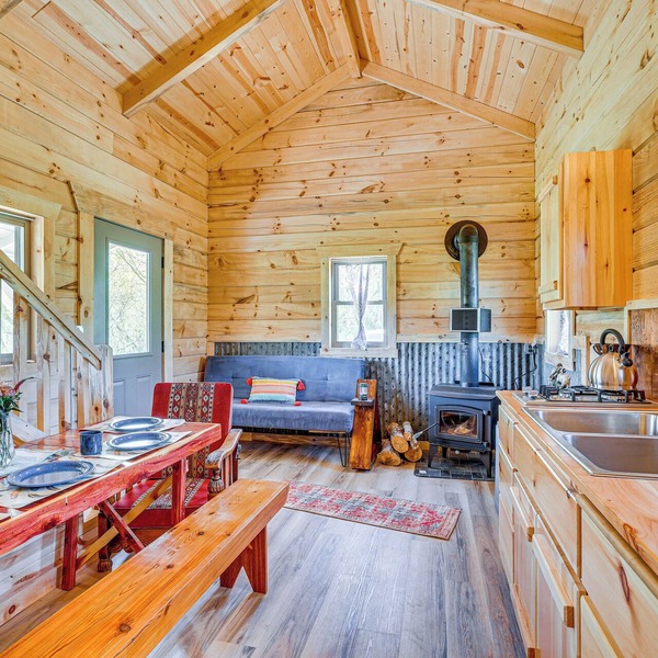 'Fins & Flowers' Lewiston Cabin w/Trout Fishing!