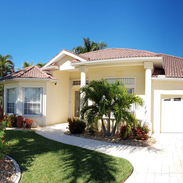 First class location by Lake Britannia with direct gulf access