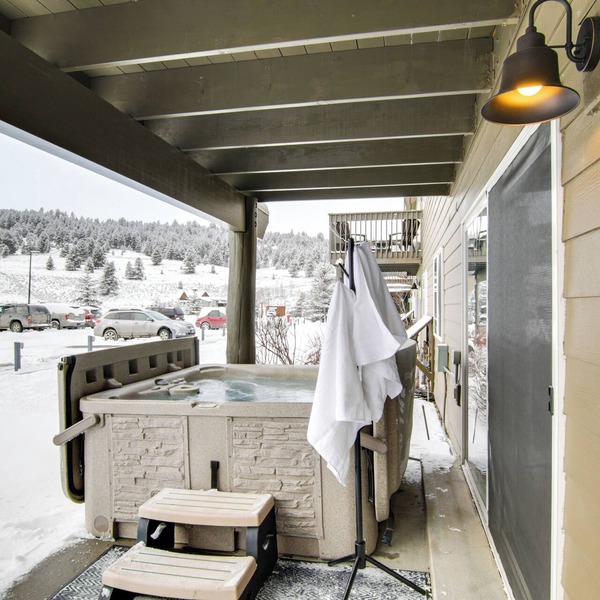 First-floor Big Sky Condo With Hot Tub!