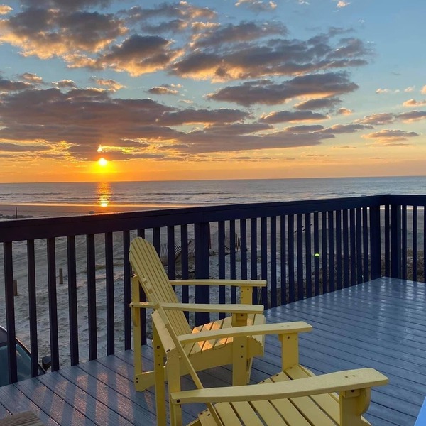 First Row Beachfront - Steps to the Sand - Gulf Views - Pet-Friendly