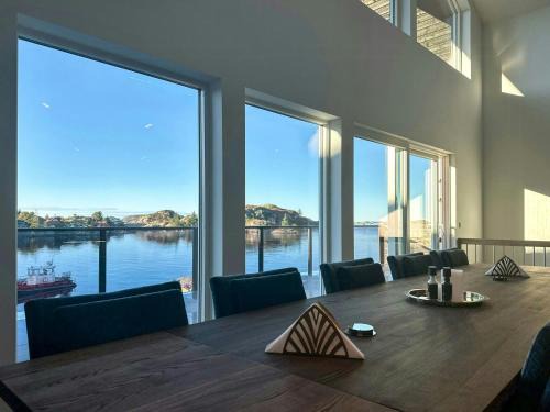 Fisherman's Cottage With Sea Views At Kalvaneset
