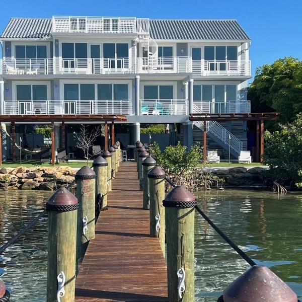 FISHERMANS Paradice a Beach waterfront property on Pirates Cove Buccaneer Point