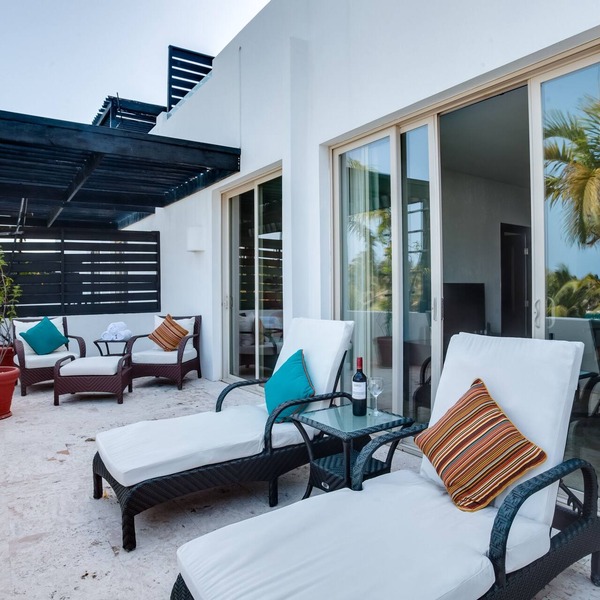 Flash Sale! Tropical Elegance! Garden View Condo: 2 Bed, 2 Bath + Pool