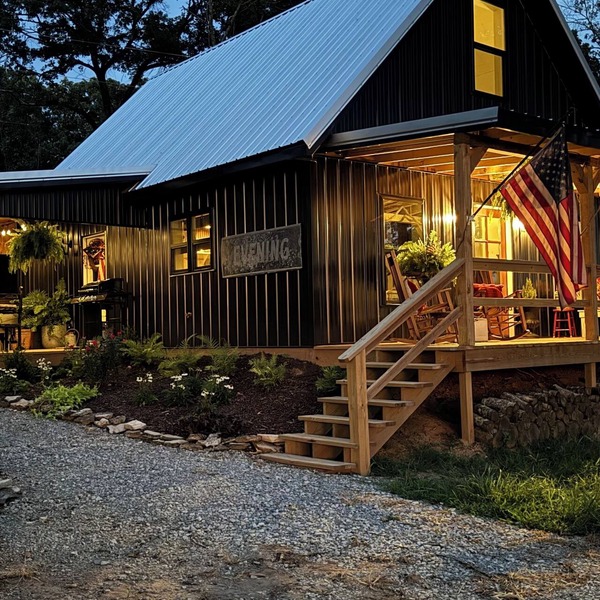 Flat Creek Cabin at Riverbend Farm in Evening Shade Arkansas