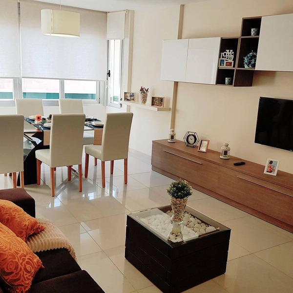 FLAT IN FULL CENTER, 4 MIN ON FOOT FROM THE BEACH