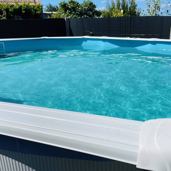 FOGAR DE AROUSA 3 minutes from the beaches, garden, barbecue, swimming pools, playground, children's playground.