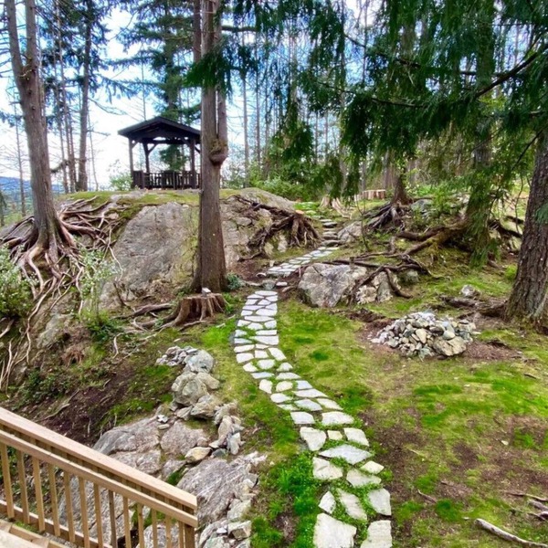 Forest A/C Retreat: Unique, Peaceful, and Comfort