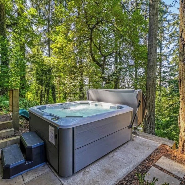 Forest-View Hot Tub 5 Min to UO Game Room