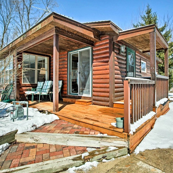 Fort Atkinson Cottage on Lake Koshkonong w/Deck!
