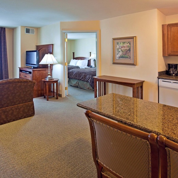 Free Breakfast + Free Wi-Fi + Hot Tub | Great Suite Close to the ABQ Airport
