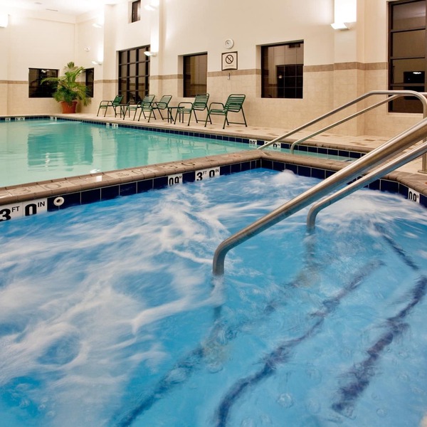 Free Breakfast. Indoor Pool & Hot Tub. Near the Virginia Beach business district!
