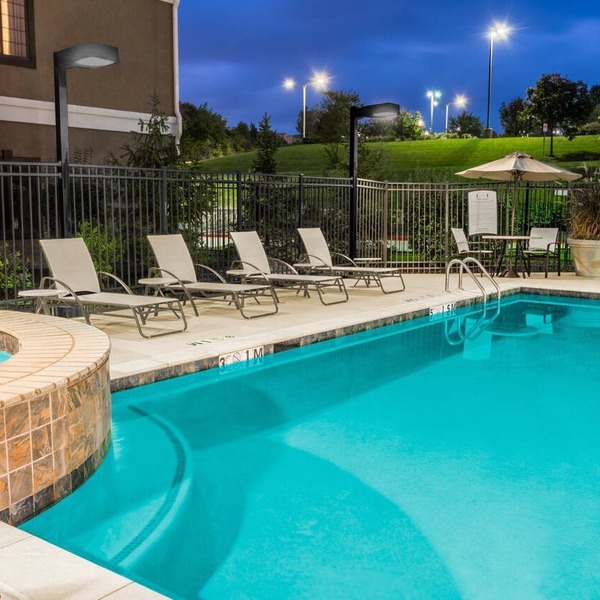 Free Breakfast. Outdoor Pool & Hot Tub. Great for Business Travelers!