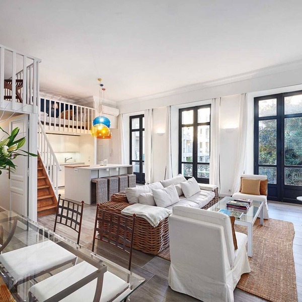 French Elegance 2 bedroom 3 bath 500 metres to beach