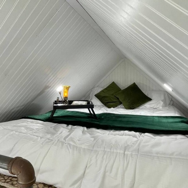 ~ Frog & Toads Cozy Cove ~ A tiny home with a big personality!