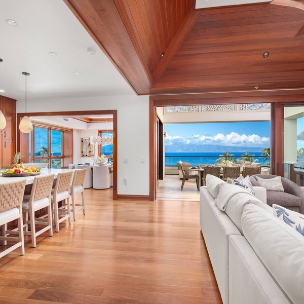 Front Row Direct Oceanfront Panoramic Views. Full remodel and redecoration to ultra-lux standards.