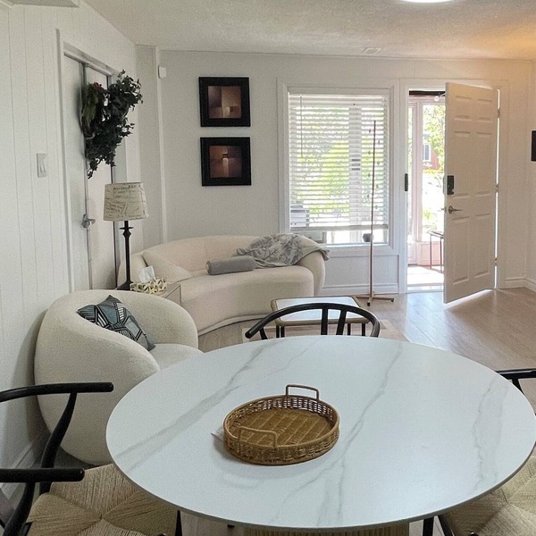 Full floor 2 bedroom suite at Thornhill