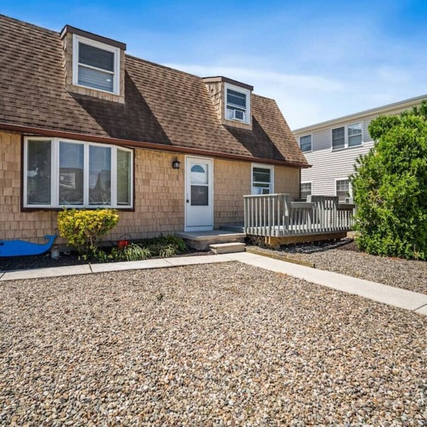 Full House- 2 Blocks from Beach!