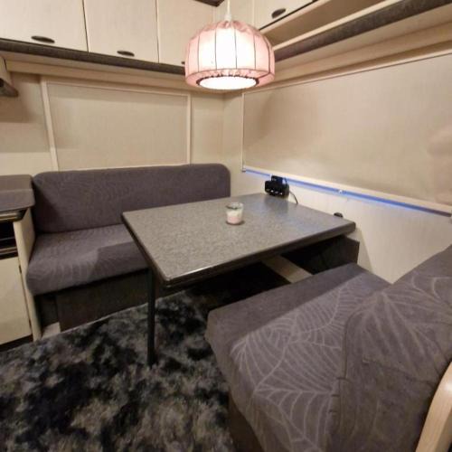 Full Service Caravan 1