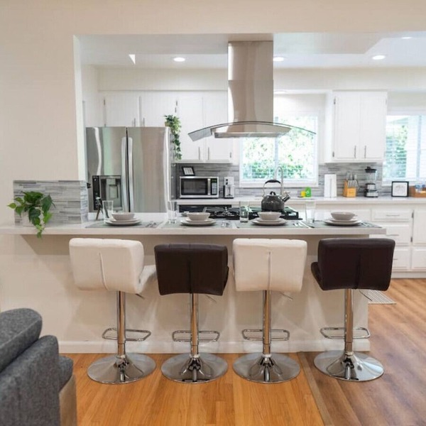FULLERTON GEM: SPACIOUS 3BR HOUSE w/GARAGE & FENCED YARD/PATIO p56