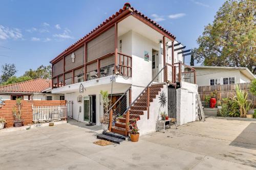 Fullerton Home Base: Easy Access to Dtwn + CSUF!