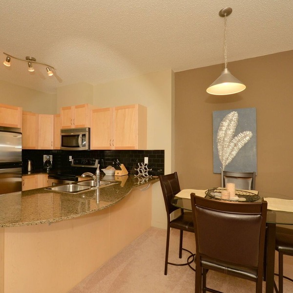 Fully Furnished Executive Suite Close to Transit and Amenities