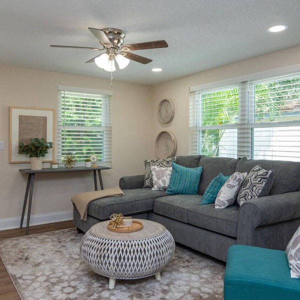 Fully Updated! Downtown Dunedin Cottage