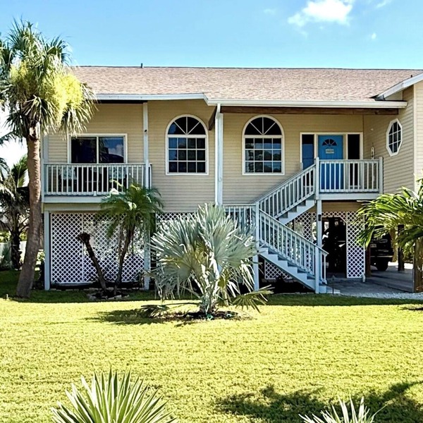 Fully Updated/Luxury Beach House w/Master Suite-Close to beach!