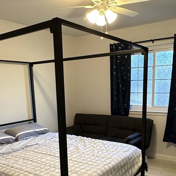 Fun Party-Friendly House Minutes from the Domain,