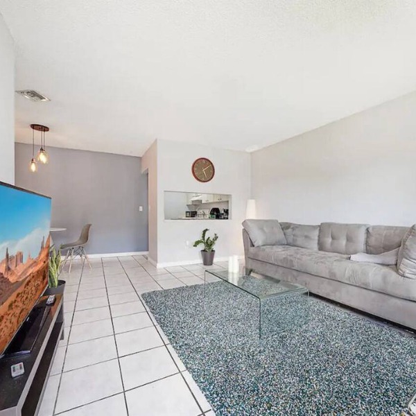 Fuseball & Games - 2 BD/2 BTH Condo Miami!