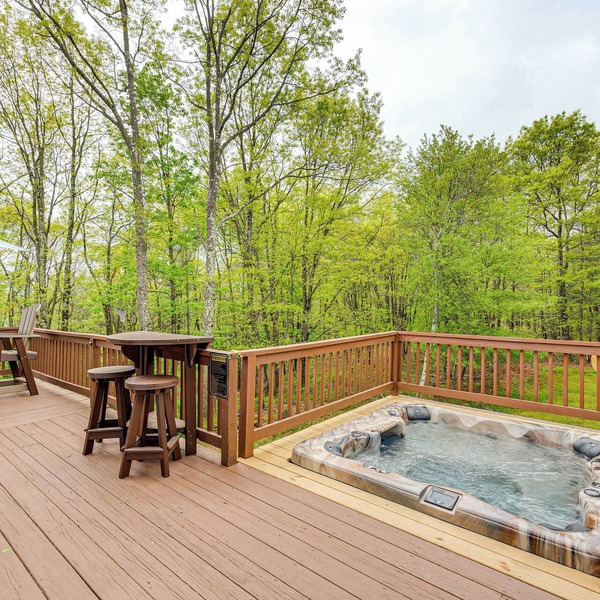 Game Room, Hot Tub! Cabin 9 Mi to Big Boulder Mtn