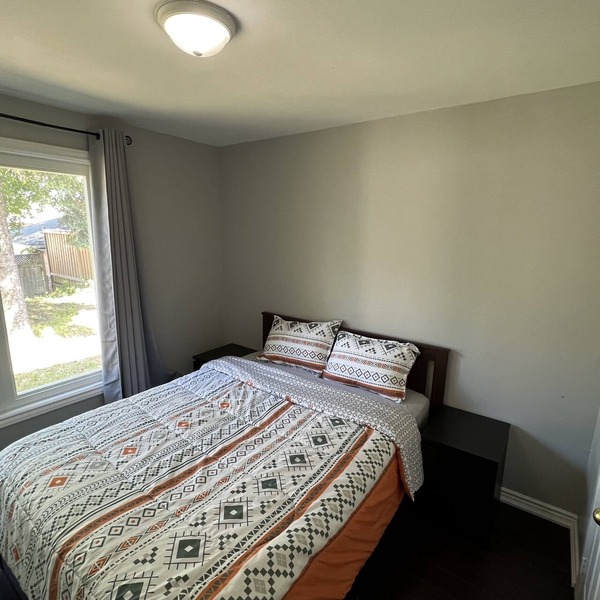 Garden Hideaway - Private apartment close to Transit and Humber College