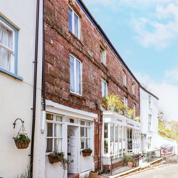 GARRETTS, pet friendly, with open fire in Kingsand And Cawsand