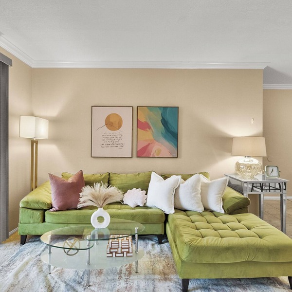 Gated 2 Bedroom condo with POOL & JACUZZI