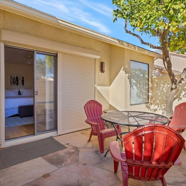 Gated Oasis: 2Bed, 2Bath, Pool & Spa, Very fast Wifi ,Garage. 2 mins from I-10.