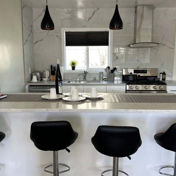 Gated & remodeled 2b/2b house, WiFi in welcoming Baldwin Park