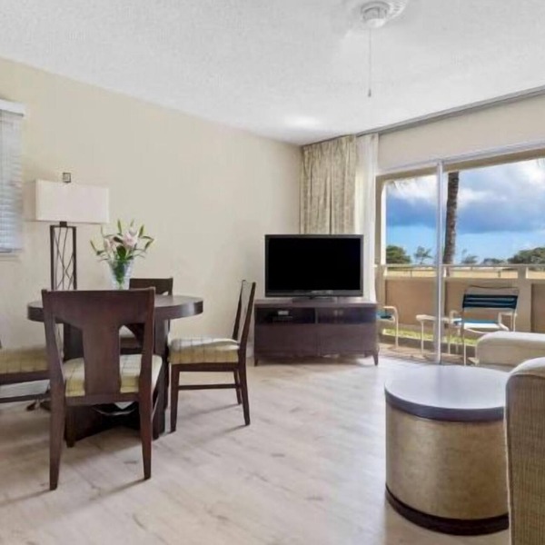 Get Ready for Adventure! 4 Amazing Suites! Minutes Away to Lihue Airport