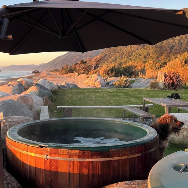 Ghost Lodge Granity Hot Tub on The Beach Sleeps upto 14 People Pet Friendly