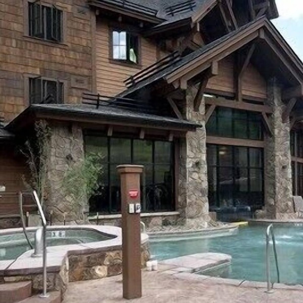 GL7 - Large Master one-bedroom, 900 ft., not a suite!