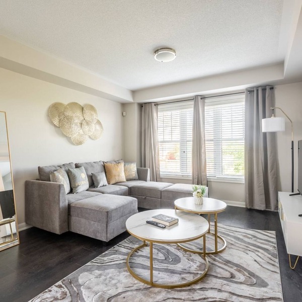 GLOBALSTAY. Modern 3 Bedroom House in Brampton. BBQ, parking.