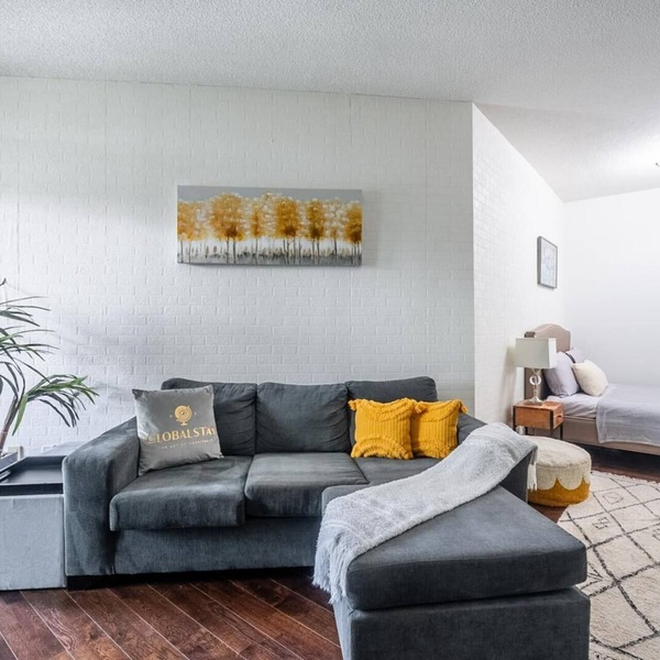 GLOBALSTAY. Modern 1 Bedroom + Den Unit Downtown