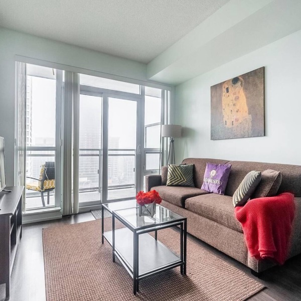 GLOBALSTAY. Modern Dunfield Ave 1 Bedroom Apartment
