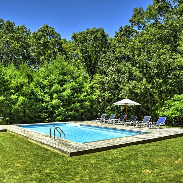 Glorious Sunset Strolls & Poolside Perfection Await!