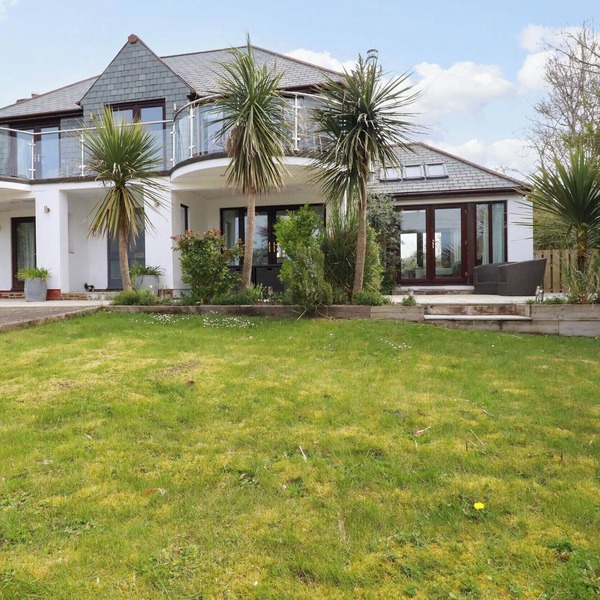 GOATSLAND, pet friendly, luxury holiday cottage in Trebetherick