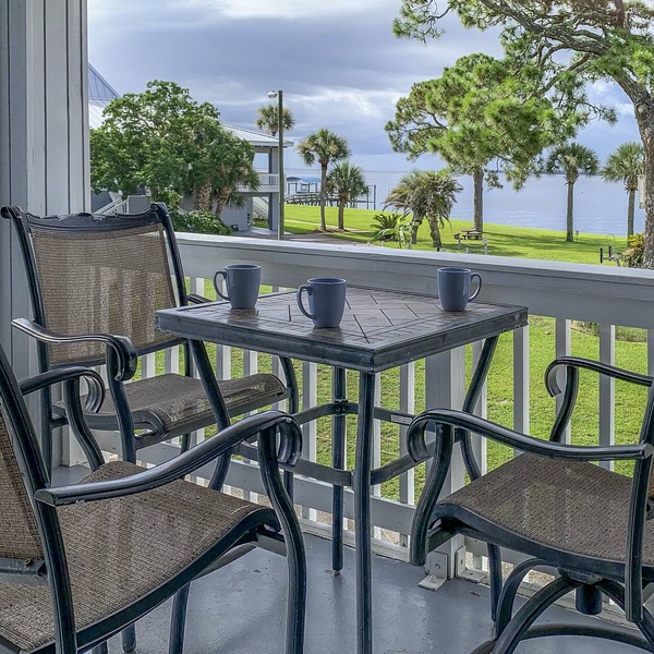 Going Coastal in Panacea, Wraparound Balcony, Bay & Marina View, Pool, NO BOATS