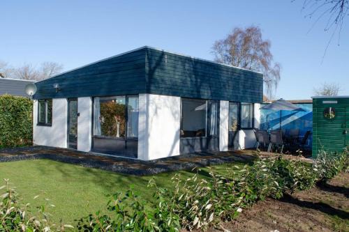 Golden house - Bungalow near the beach