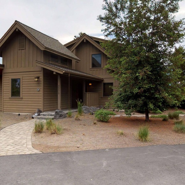 Golf Course Escape with Access to Exclusive Golf