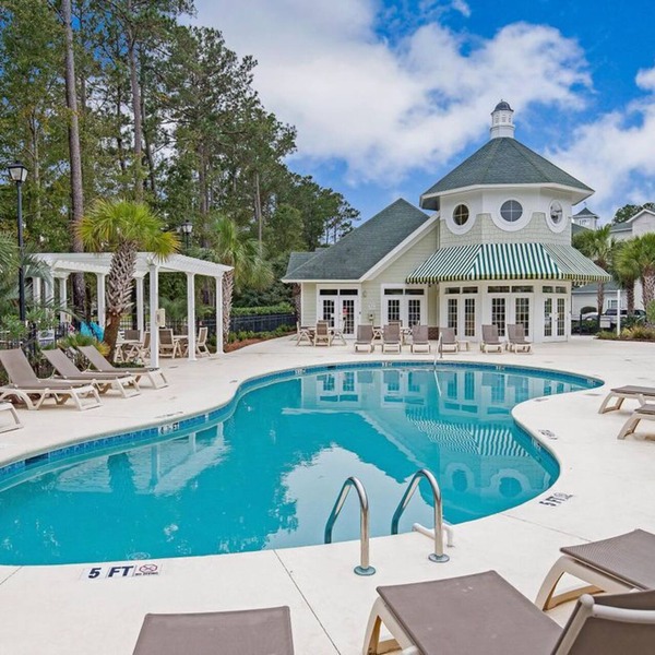 Golf Course View Condo with Pool