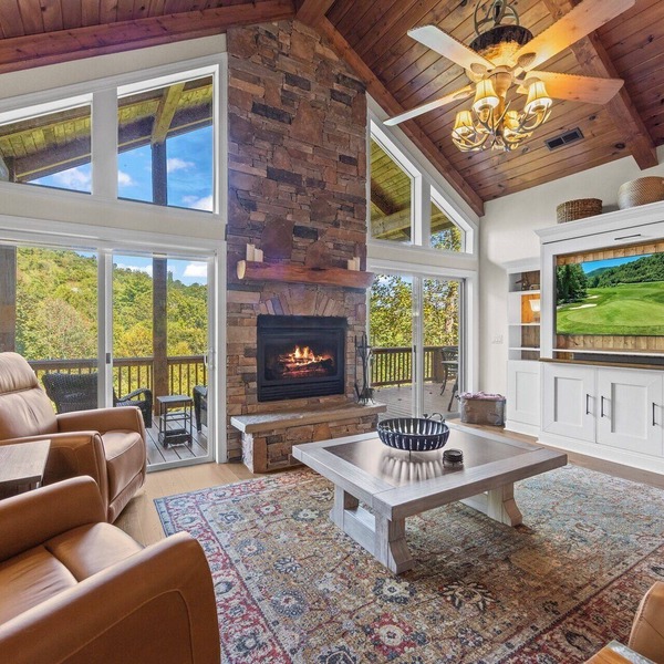 Golf Course Views & Mountain Breezes - Your Perfect Condo Getaway